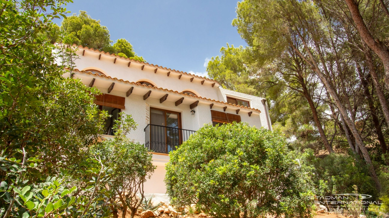 Renovierte Villa mit Meerblick und Gästeapartment