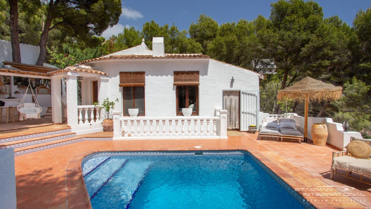 Villa Rénovée Vue Mer Méditerranée avec Appartement d'Invités 