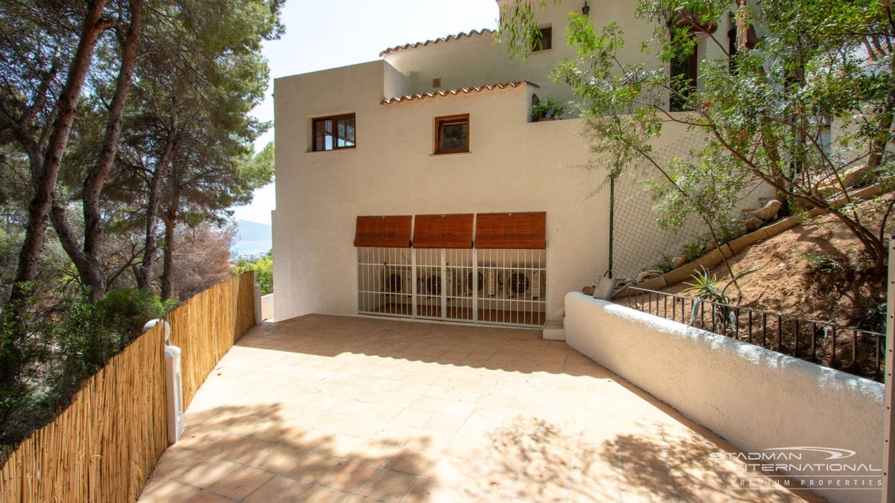 Renovierte Villa mit Meerblick und Gästeapartment