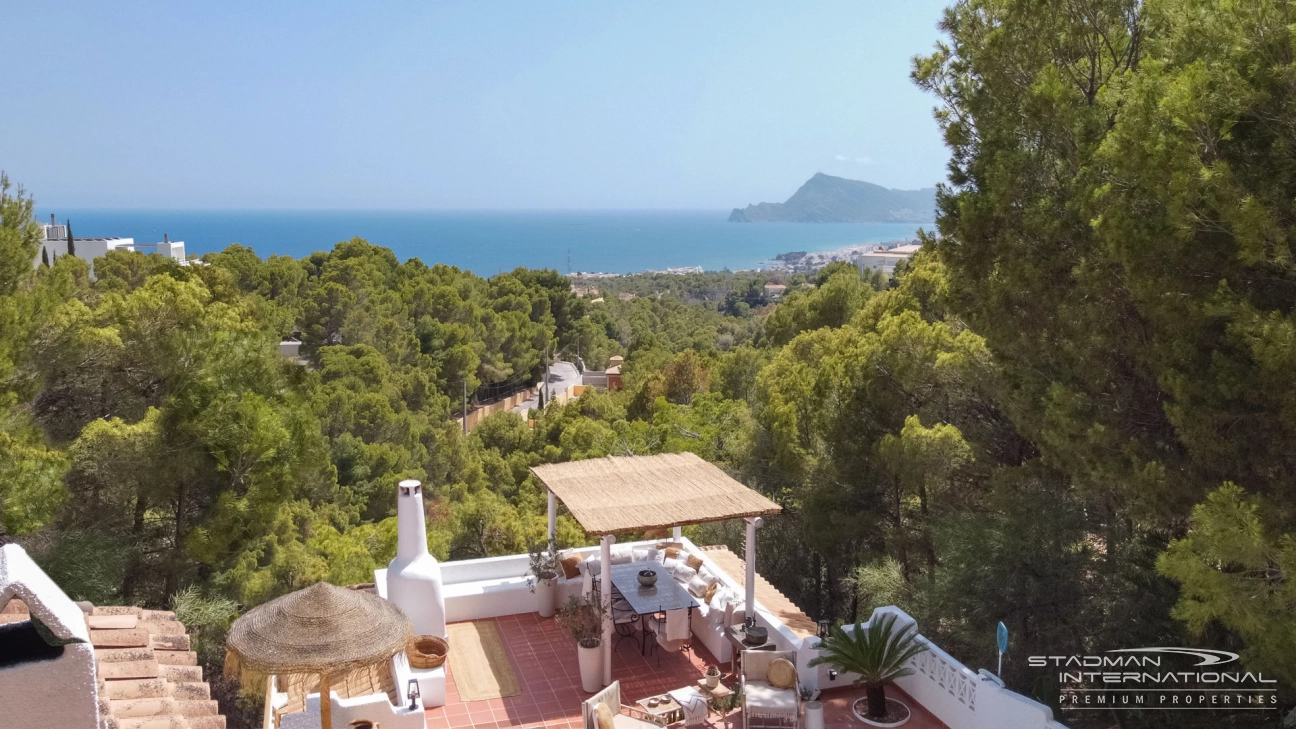 Villa Rénovée Vue Mer Méditerranée avec Appartement d'Invités 