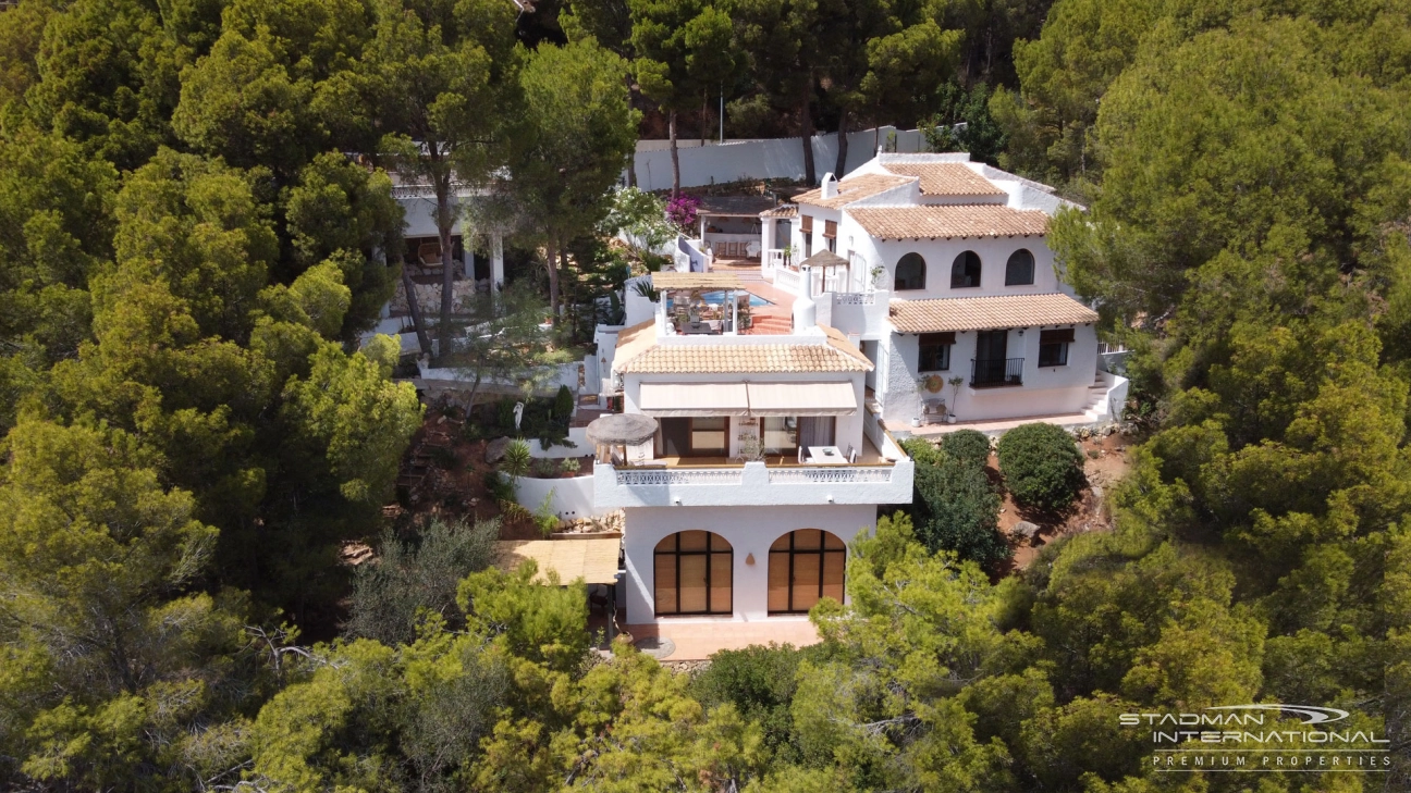 Villa Rénovée Vue Mer Méditerranée avec Appartement d'Invités 