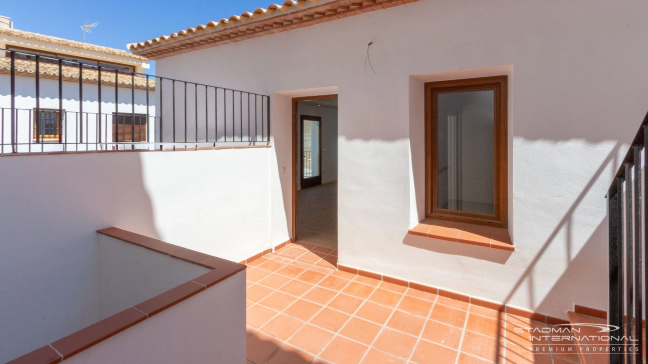 Neu gebaute Wohnung im Zentrum von Altea