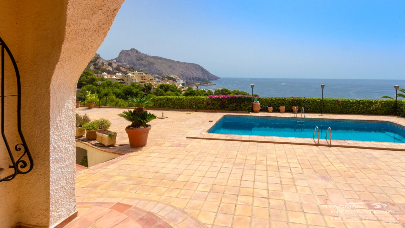 Impressive Villa with Exceptional Sea Views in a Prime Location