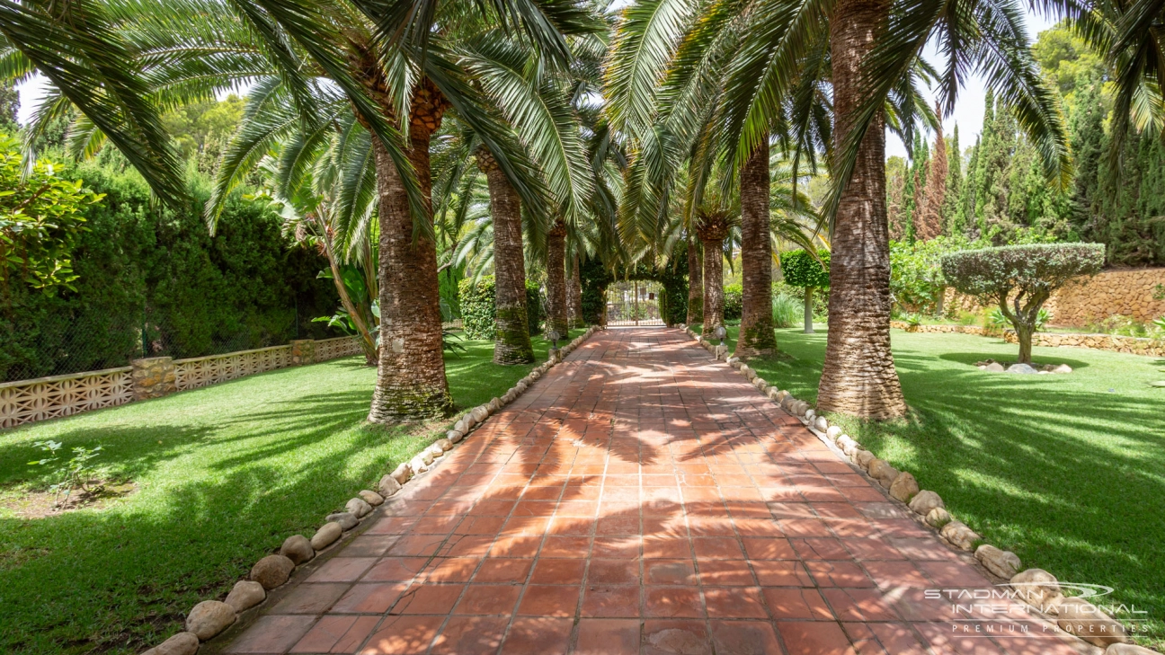 Imposante Villa met Uitzonderlijk Zeezicht op een Toplocatie