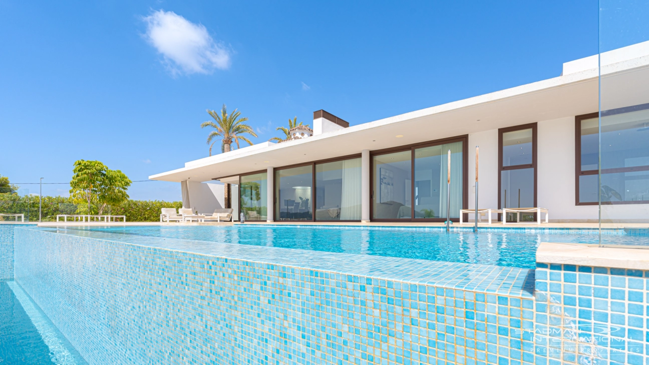 Moderne Villa auf einer Etage mit Meerblick in der Nähe der Altstadt von Altea

