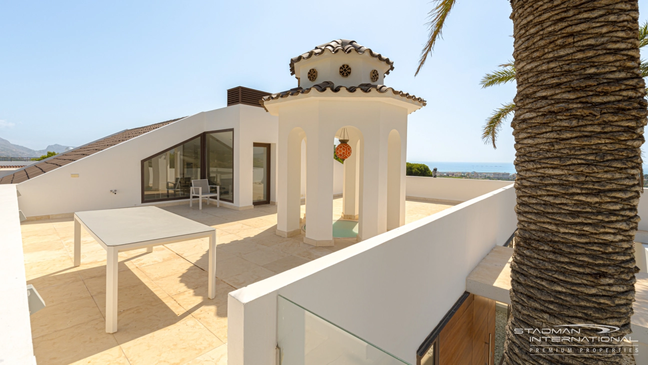 Villa Moderne sur un Étage avec Vue sur la Mer près de la vieille villa d'Altea