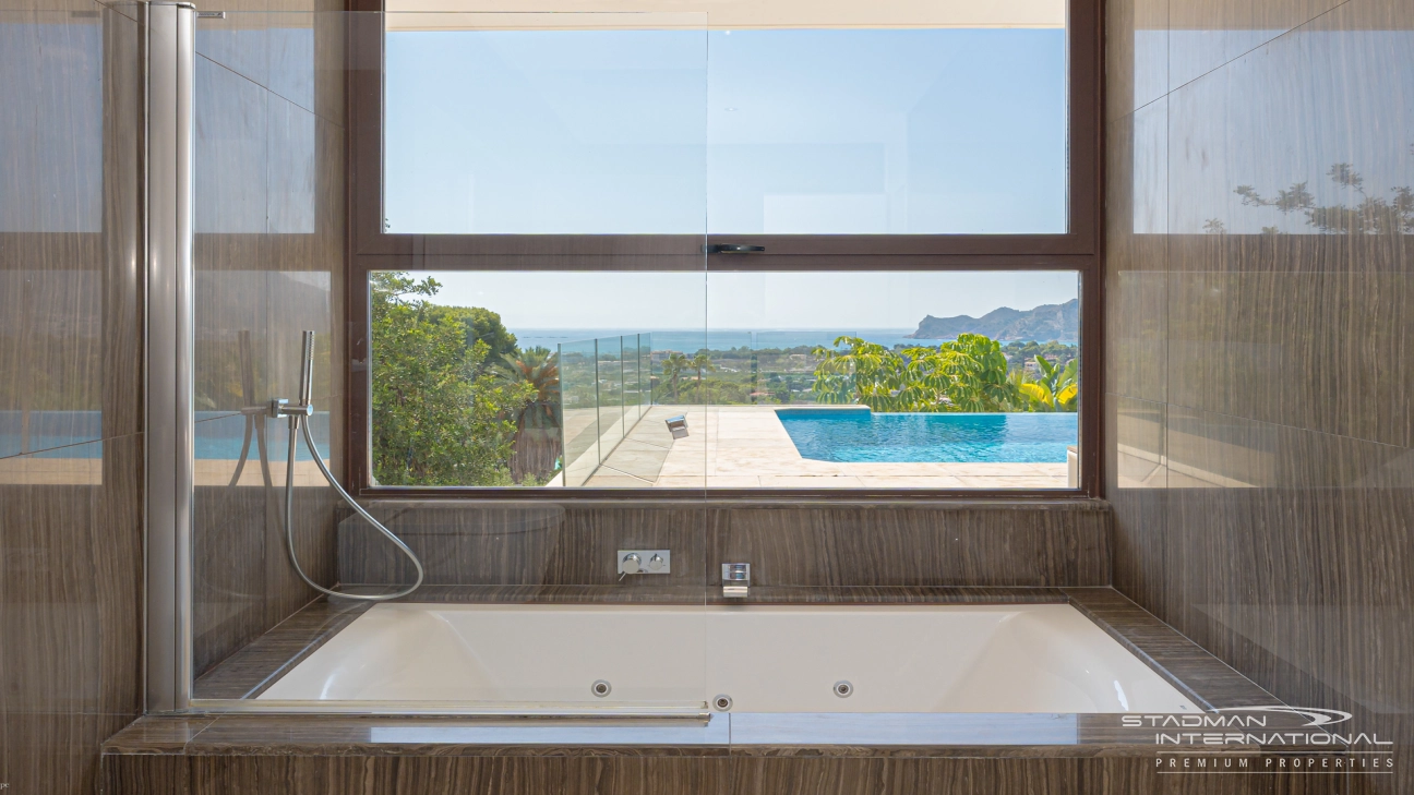 Moderne Villa auf einer Etage mit Meerblick in der Nähe der Altstadt von Altea

