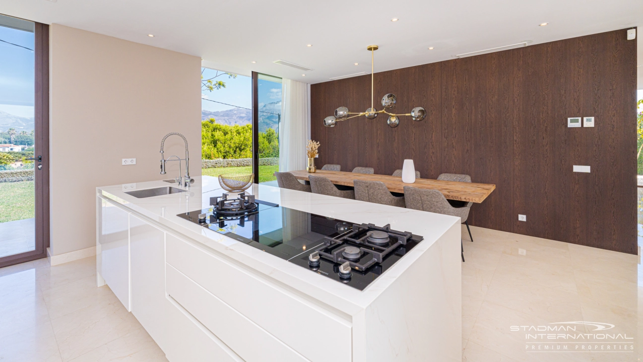 Moderne Villa auf einer Etage mit Meerblick in der Nähe der Altstadt von Altea

