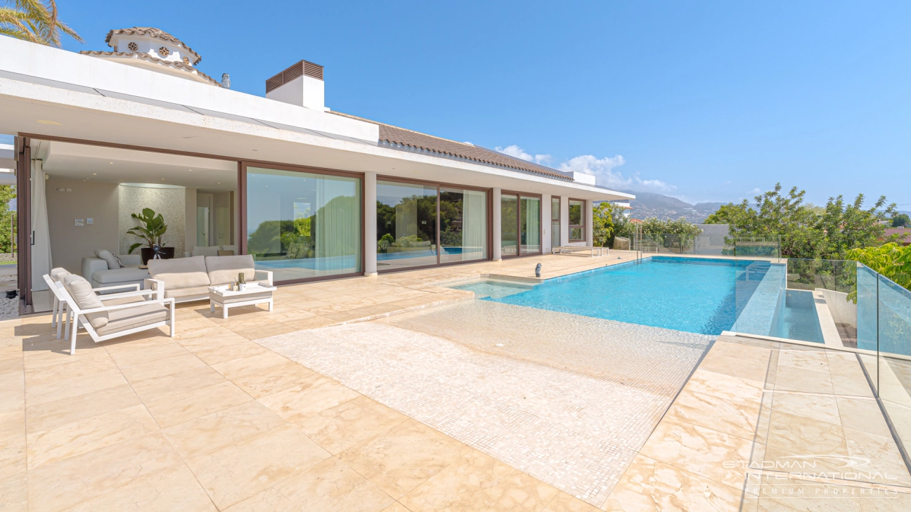 Moderne Villa auf einer Etage mit Meerblick in der Nähe der Altstadt von Altea

