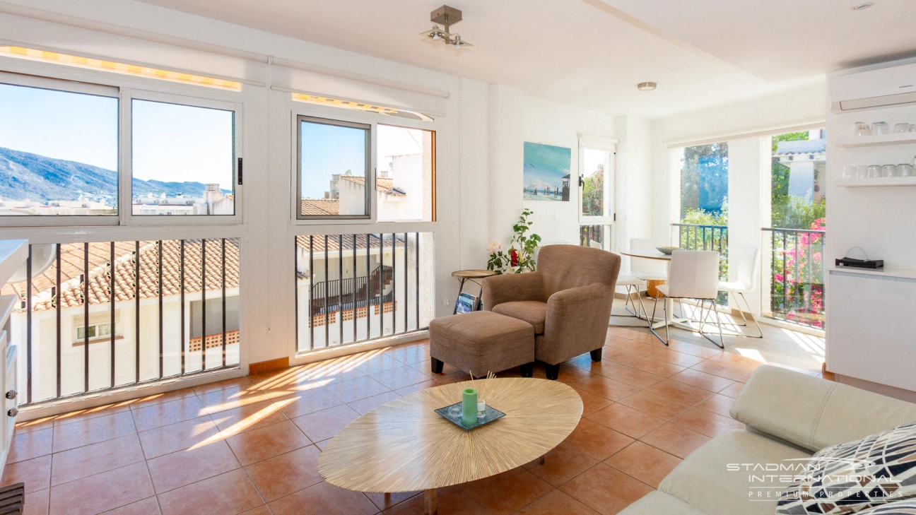 Renoviertes Duplex-Penthouse mit Meerblick in der Altstadt von Altea