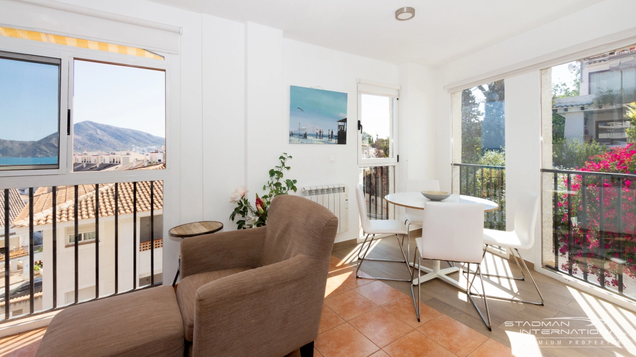 Penthouse en duplex rénové avec vue sur la mer dans la vieille ville d'Altea