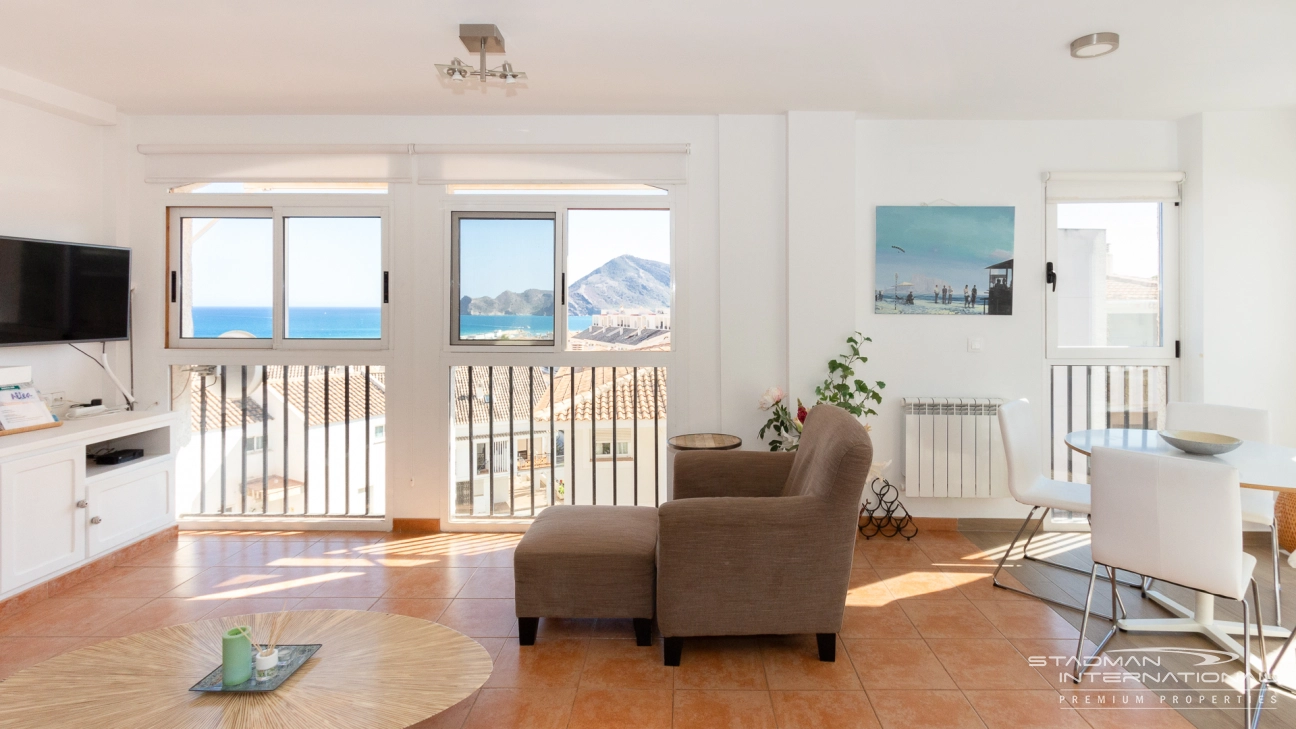 Renoviertes Duplex-Penthouse mit Meerblick in der Altstadt von Altea