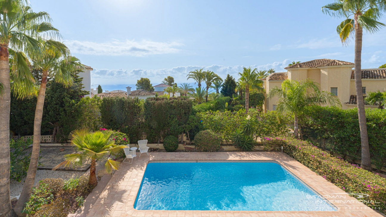 Mooie Spaanse Villa op een Vlak Kavel vlakbij het strand van La Olla
