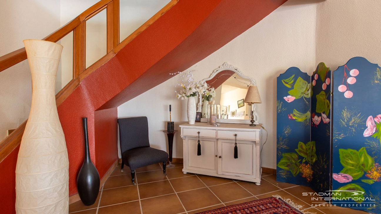 Villa auf Großen Grundstück mit Meerblick in der Nähe der Altstadt von Altea