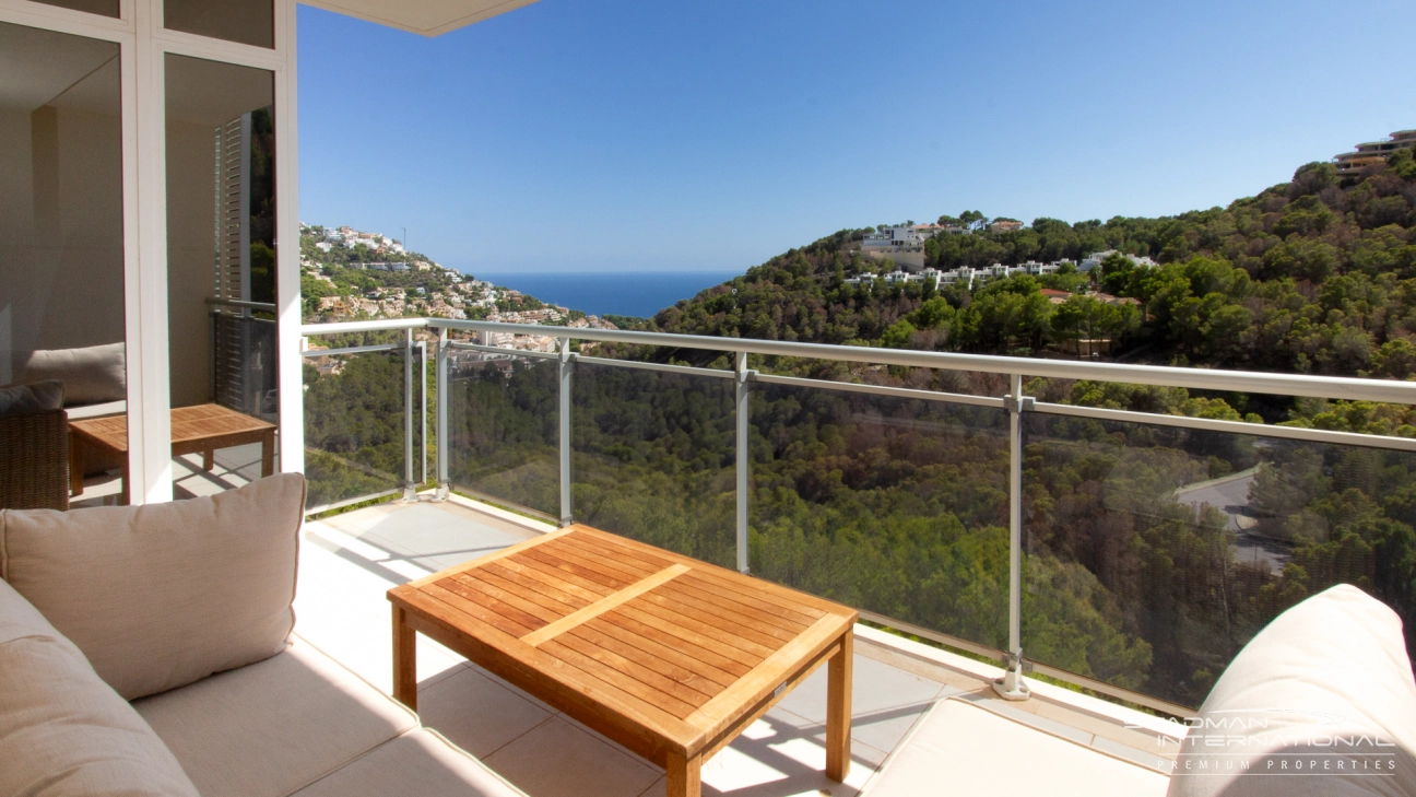 Moderne Wohnung mit Meerblick in Altea Hills
