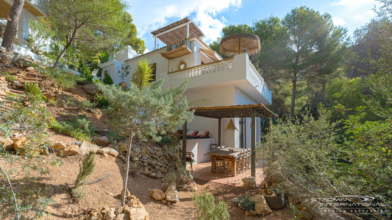 Villa Rénovée de Style Méditerranéen Ibiza avec de Belles Vues sur la Mer