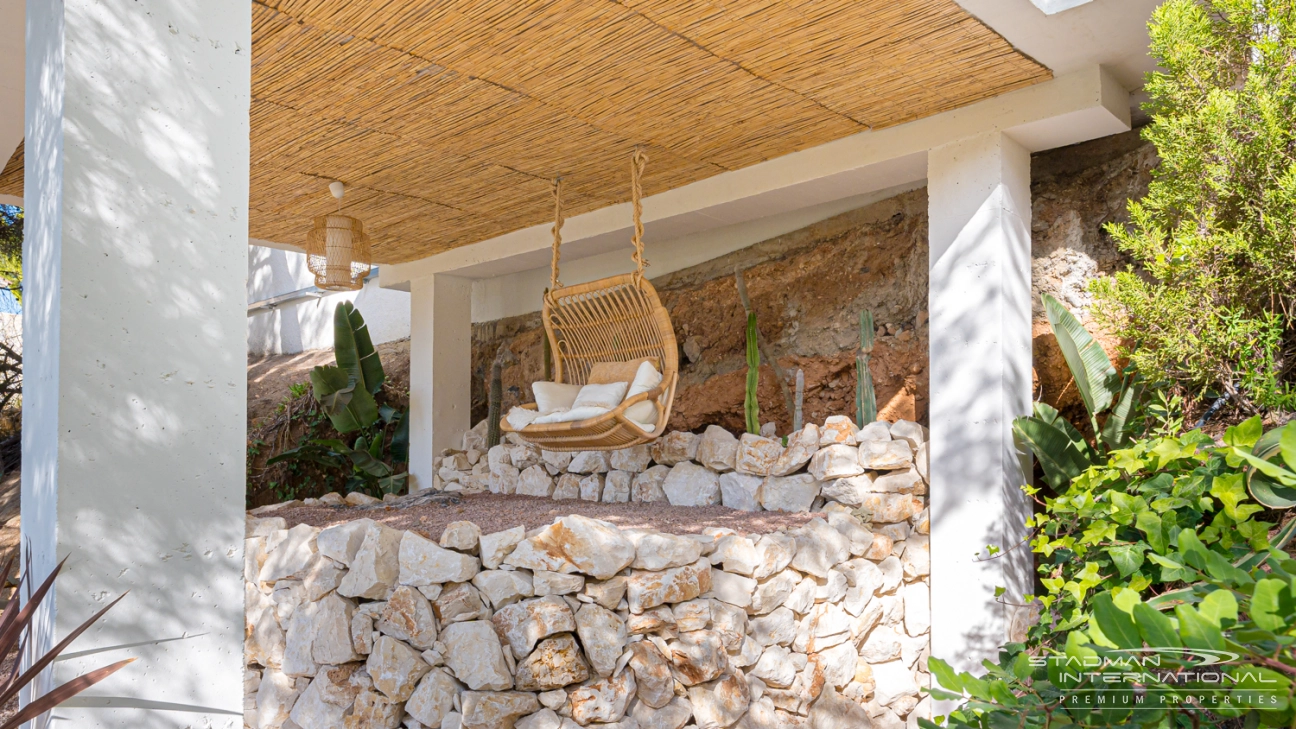 Renovert Villa i Middelhavsstil i Ibiza-stil med Vakker Havutsikt