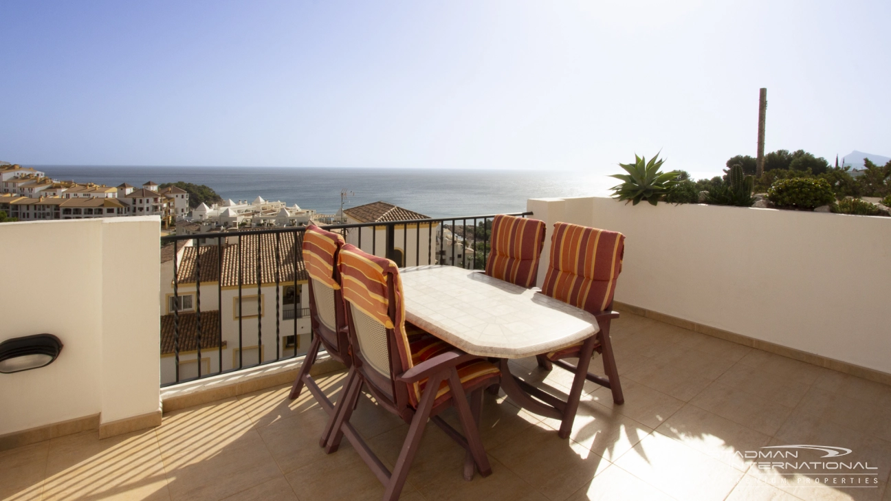 Apartamento con vistas al mar y gran terraza cerca del puerto de Campomanes