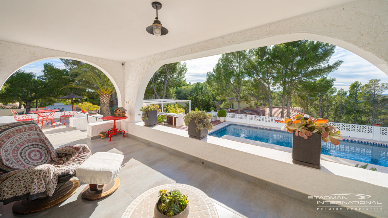 Charmante Villa avec Vue sur les Montagnes, Idéalement située