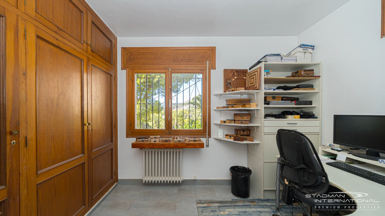 Charmante Villa avec Vue sur les Montagnes, Idéalement située