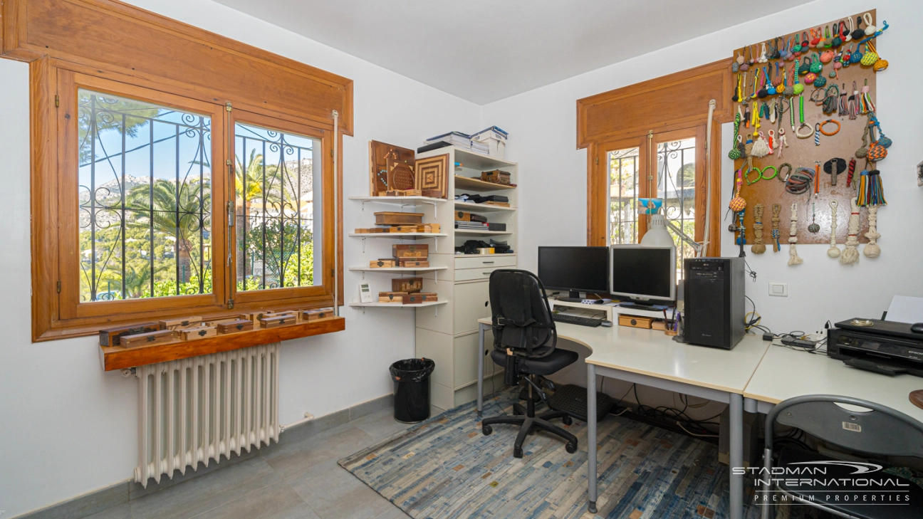 Charmante Villa avec Vue sur les Montagnes, Idéalement située