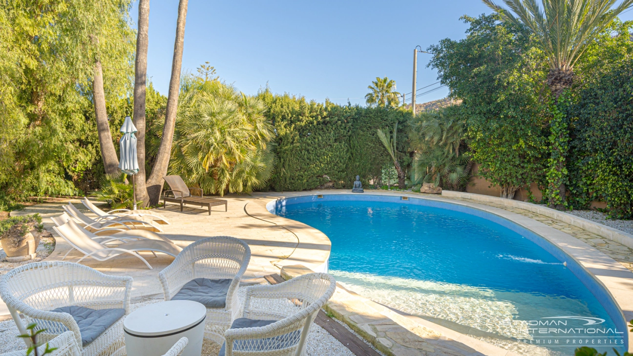 Charmante Villa in Albir mit Großem Garten, Pool und Komfort