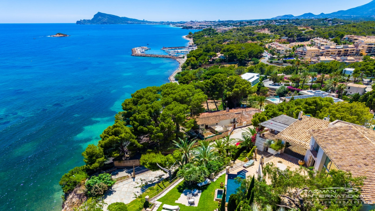 Frontline Villa with Stunning Sea views in Altea