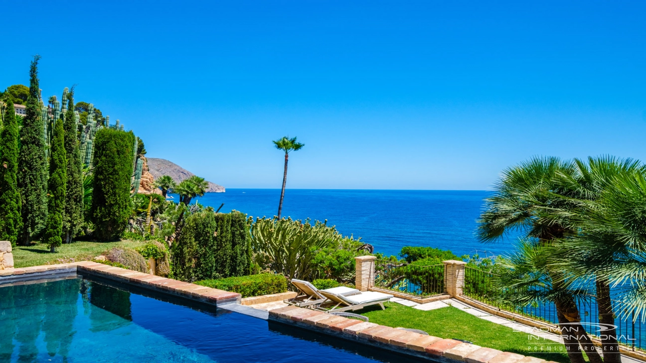 Frontline Villa with Stunning Sea views in Altea