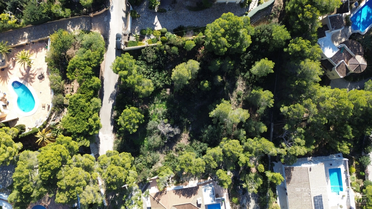 Großes Baugrundstück in der Sierra de Altea in der Nähe des Golfplatzes