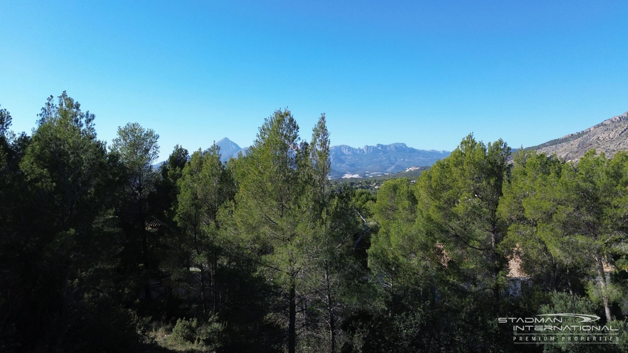 Großes Baugrundstück in der Sierra de Altea in der Nähe des Golfplatzes