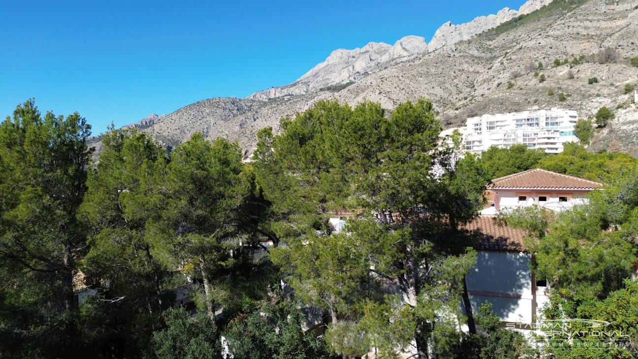 Großes Baugrundstück in der Sierra de Altea in der Nähe des Golfplatzes