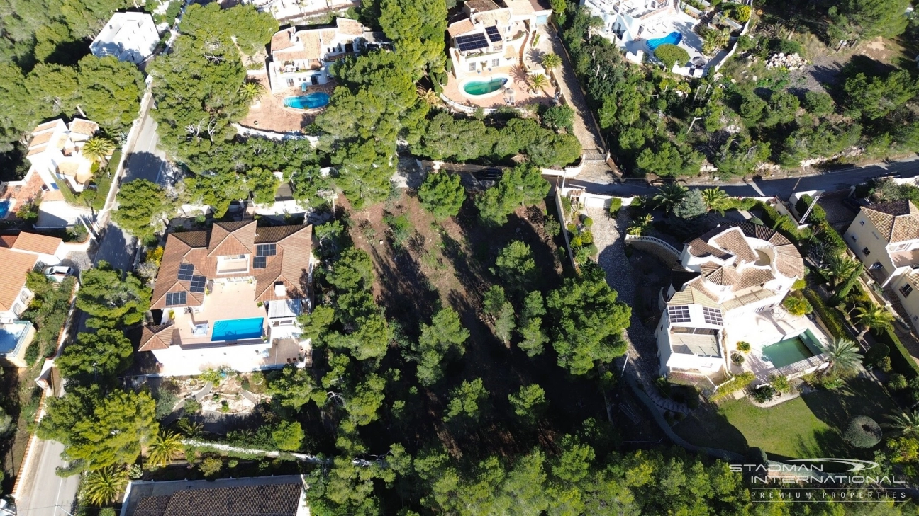 Stor Byggetomt i Sierra de Altea nær Golfbanen
