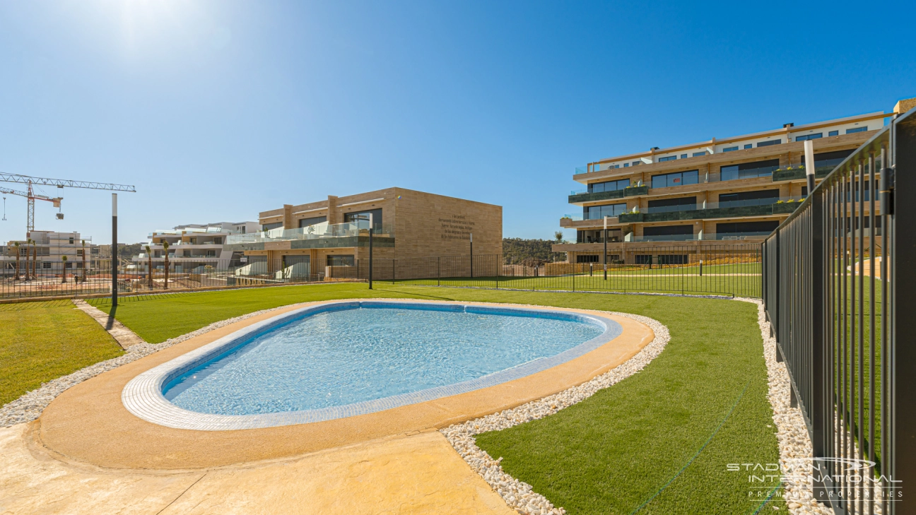 Luxuriöses Eck-Penthouse mit Meerblick und großen Terrassen