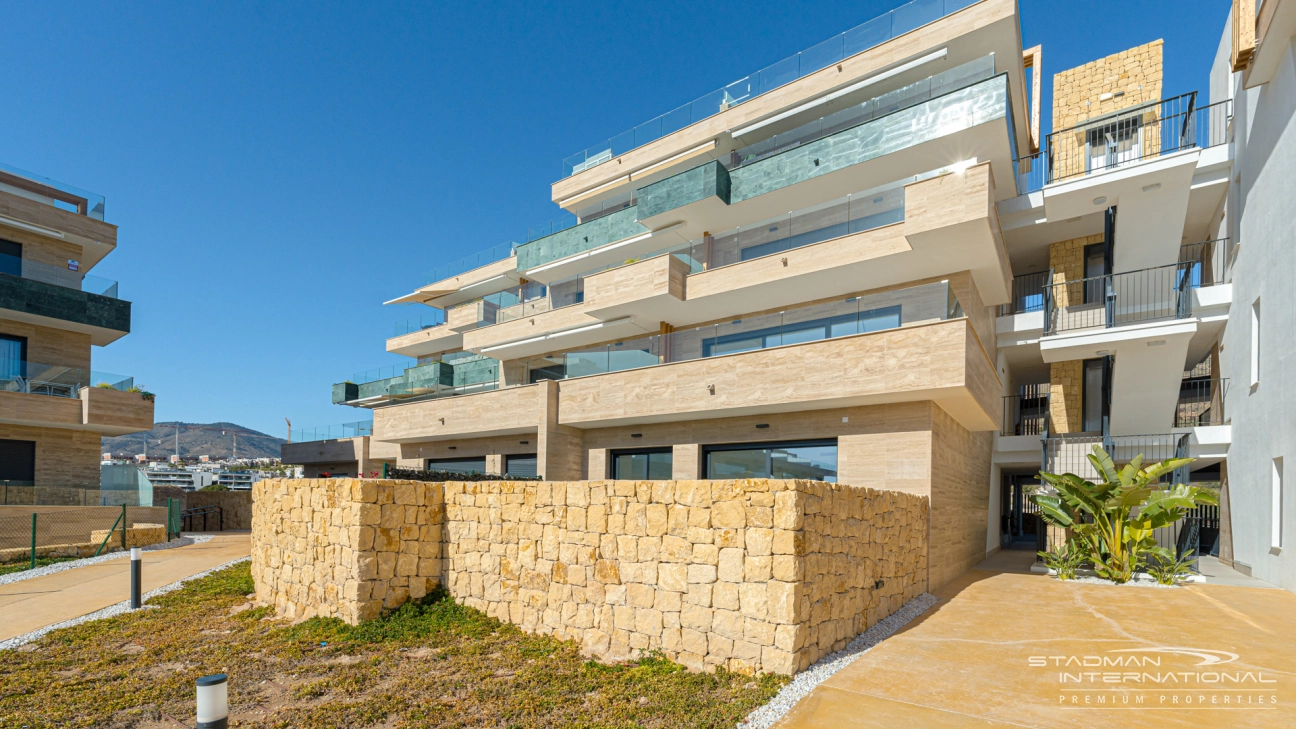 Luxuriöses Eck-Penthouse mit Meerblick und großen Terrassen