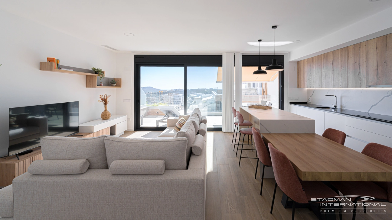 Luxuriöses Eck-Penthouse mit Meerblick und großen Terrassen