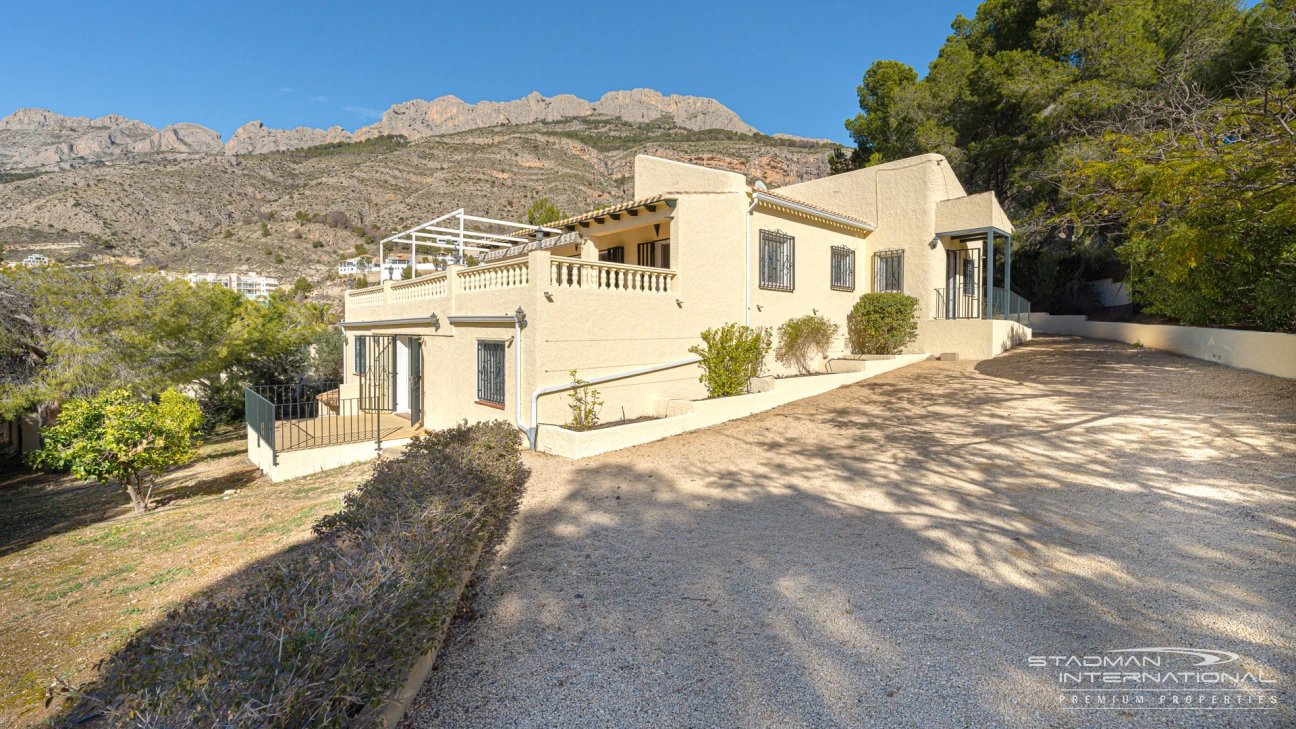 South Facing Villa with Guest Apartment in the Altea Golf Area