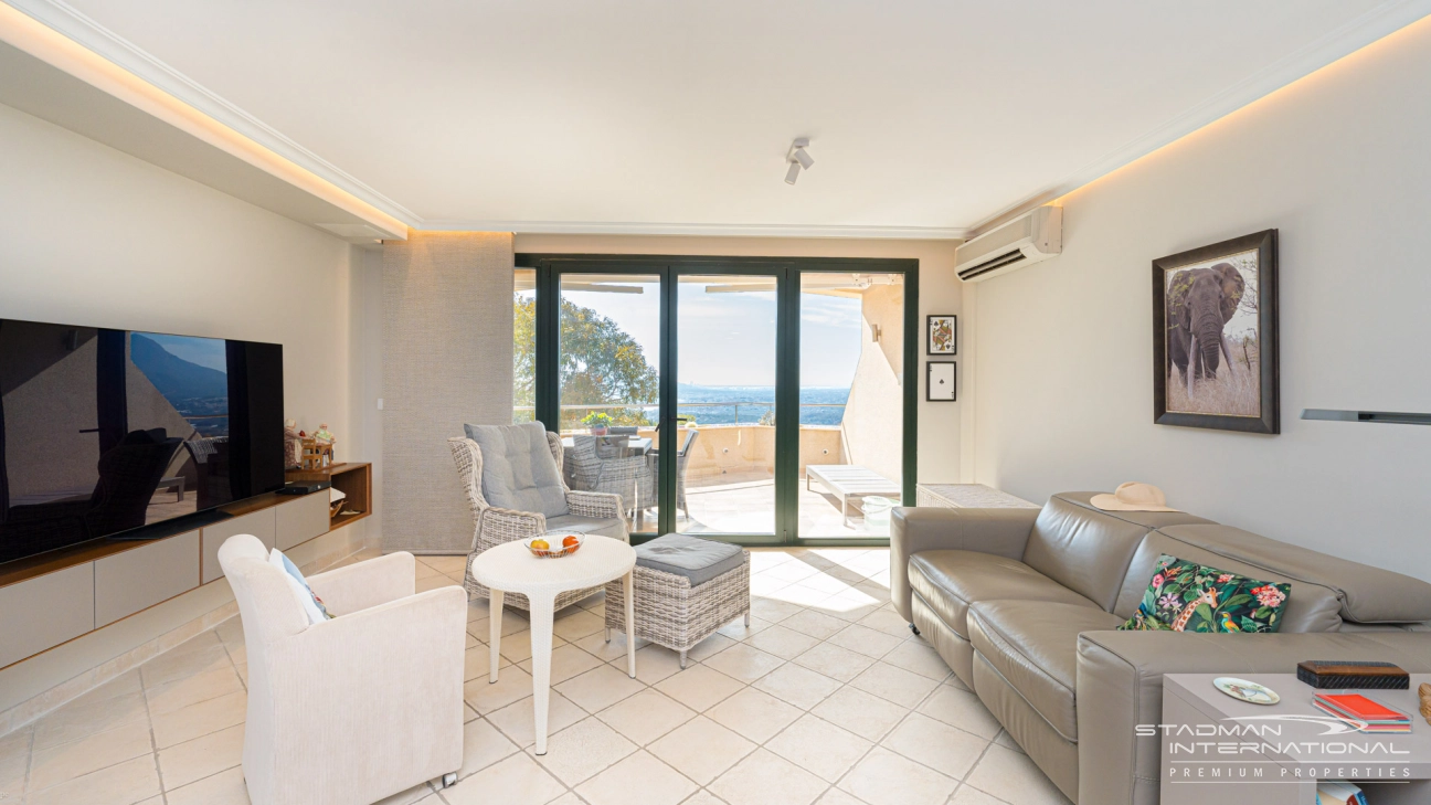 Elegante Apartamento tipo Estudio con Preciosas Vistas al Mar en Sierra de Altea