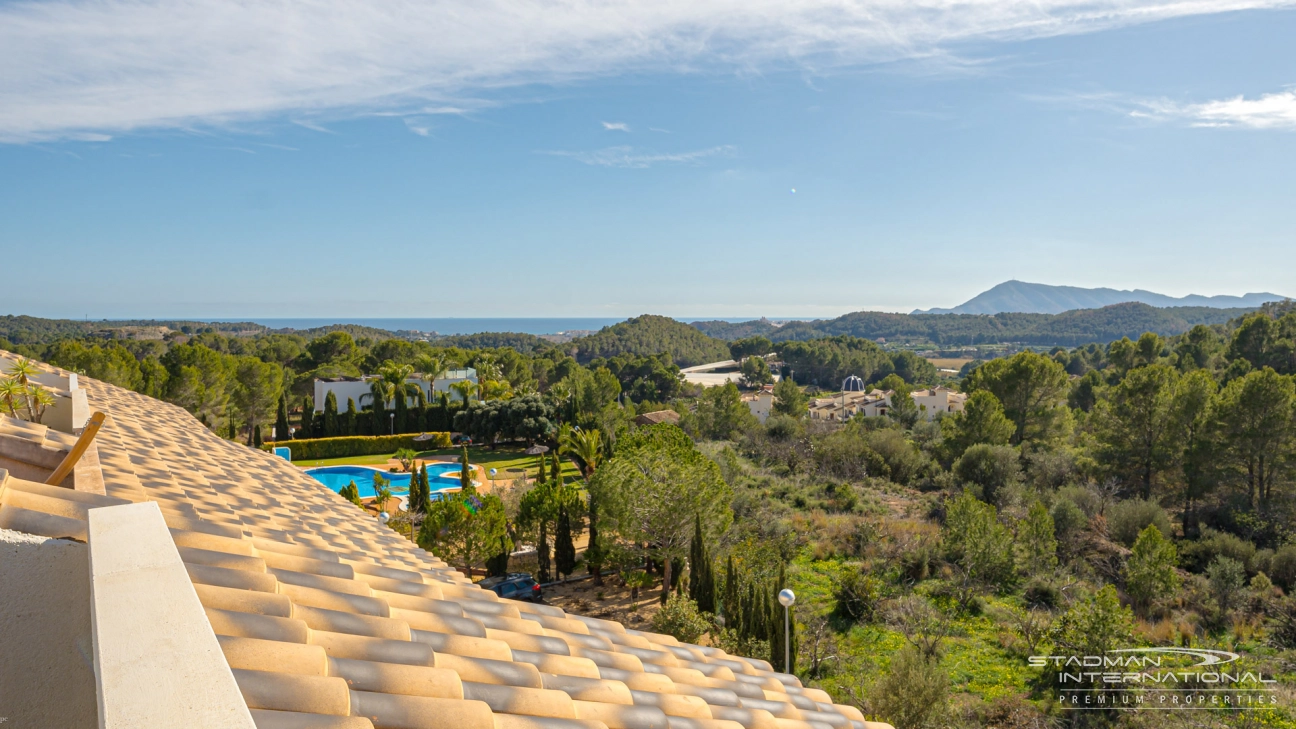 Amplio Ático Dúplex con Vistas al Mar y a la Montaña