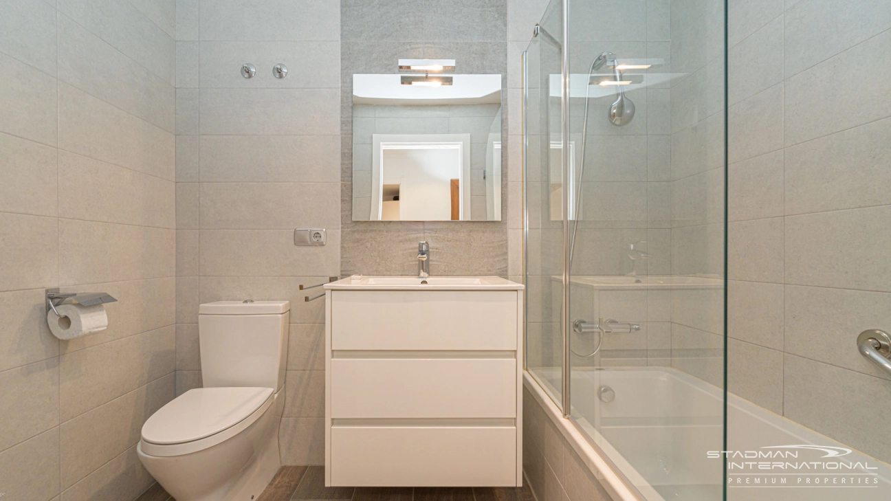 Spacious Apartment with South facing Terrace at the Harbor in Altea