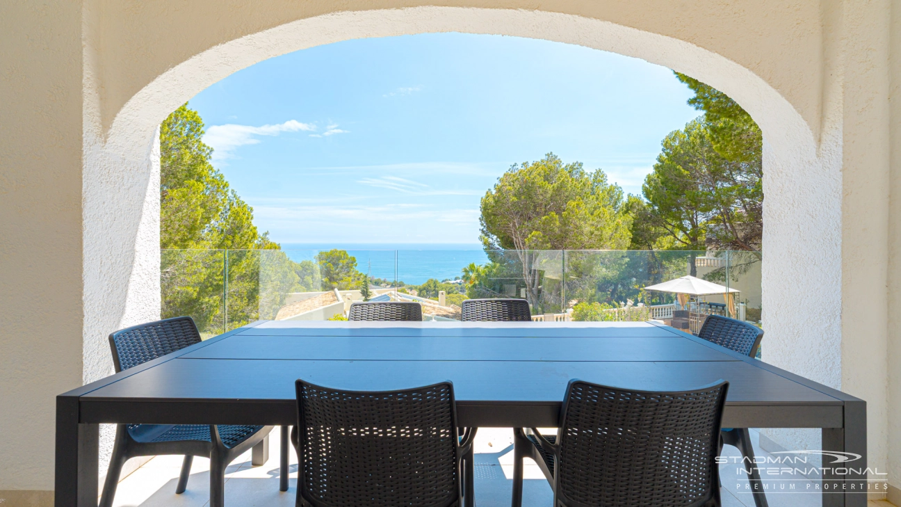 Villa with Guest Apartment and Sea View in the Sierra de Altea