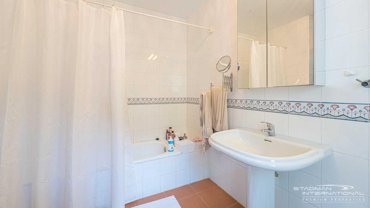 Villa with Guest Apartment and Sea View in the Sierra de Altea
