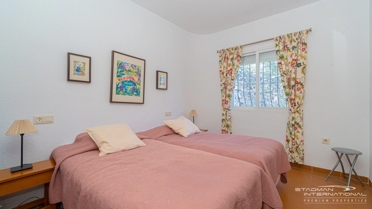 Villa with Guest Apartment and Sea View in the Sierra de Altea