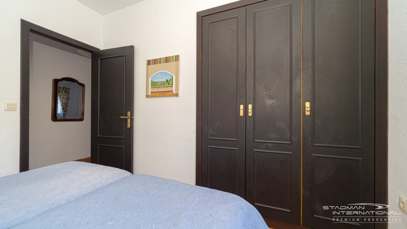Villa with Guest Apartment and Sea View in the Sierra de Altea