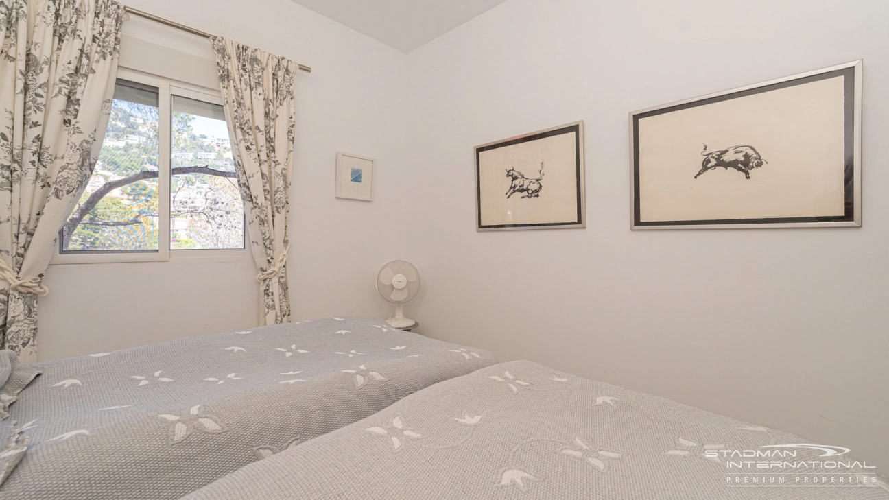 Villa with Guest Apartment and Sea View in the Sierra de Altea