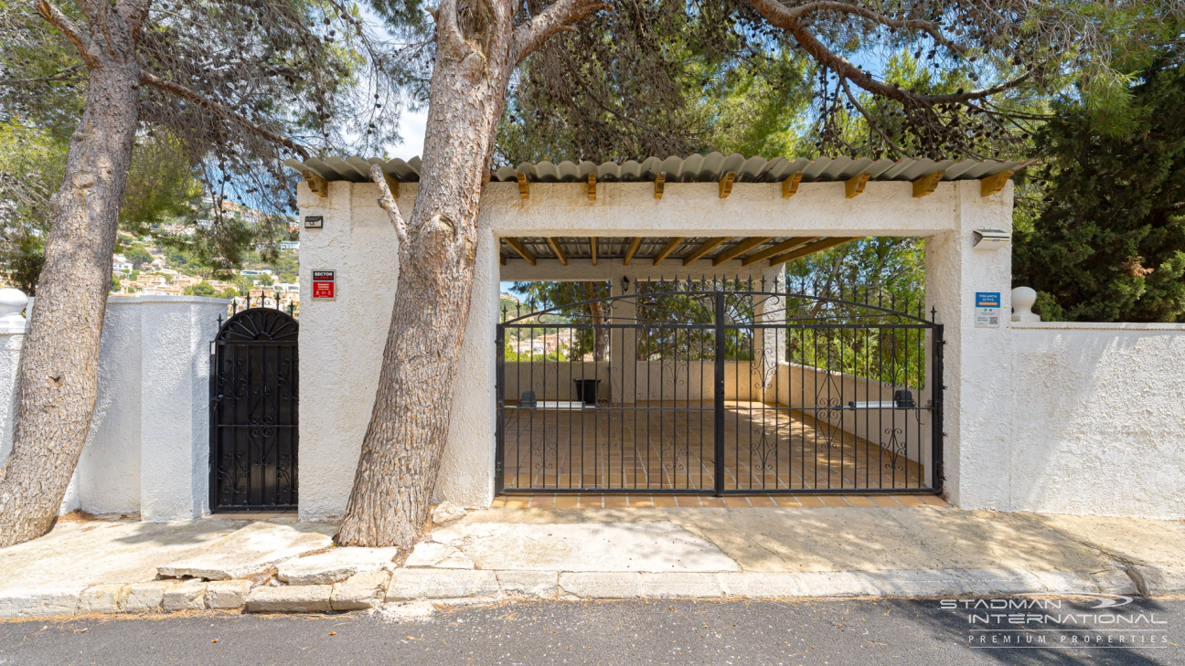 Villa with Guest Apartment and Sea View in the Sierra de Altea
