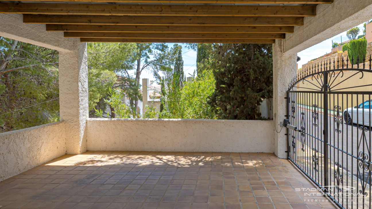 Villa with Guest Apartment and Sea View in the Sierra de Altea