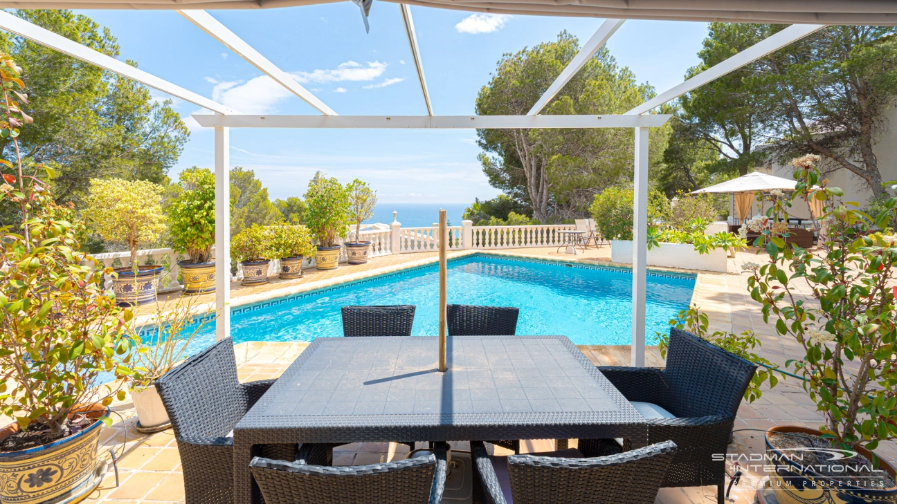 Villa with Guest Apartment and Sea View in the Sierra de Altea