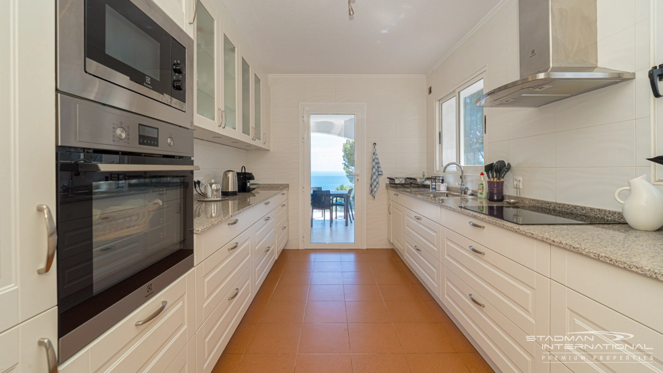 Villa with Guest Apartment and Sea View in the Sierra de Altea