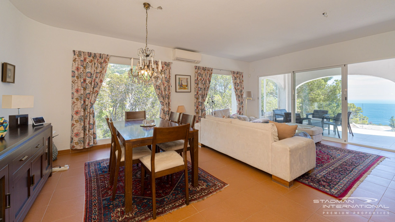 Villa with Guest Apartment and Sea View in the Sierra de Altea