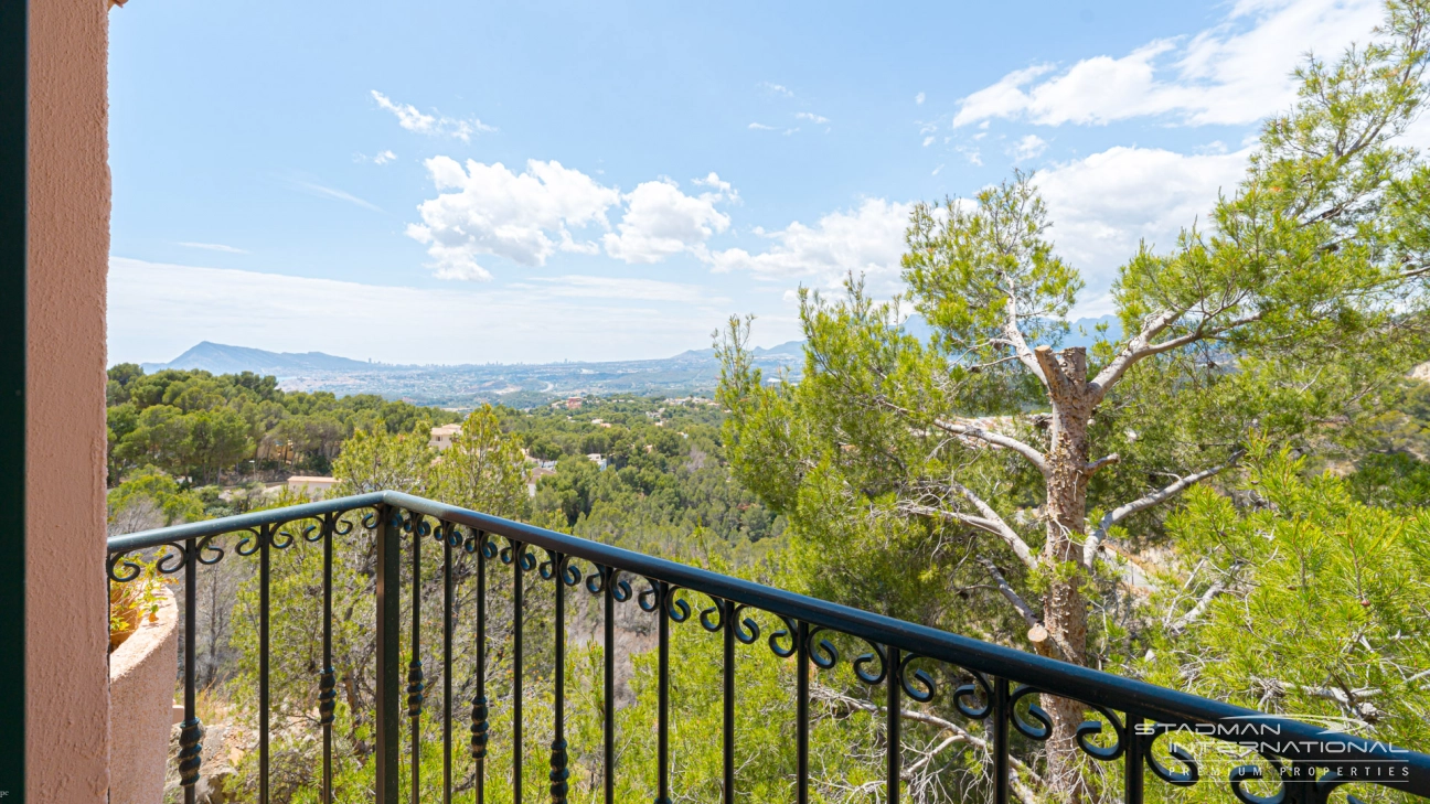 Spacious Duplex Apartment with Beautiful Panoramic Views